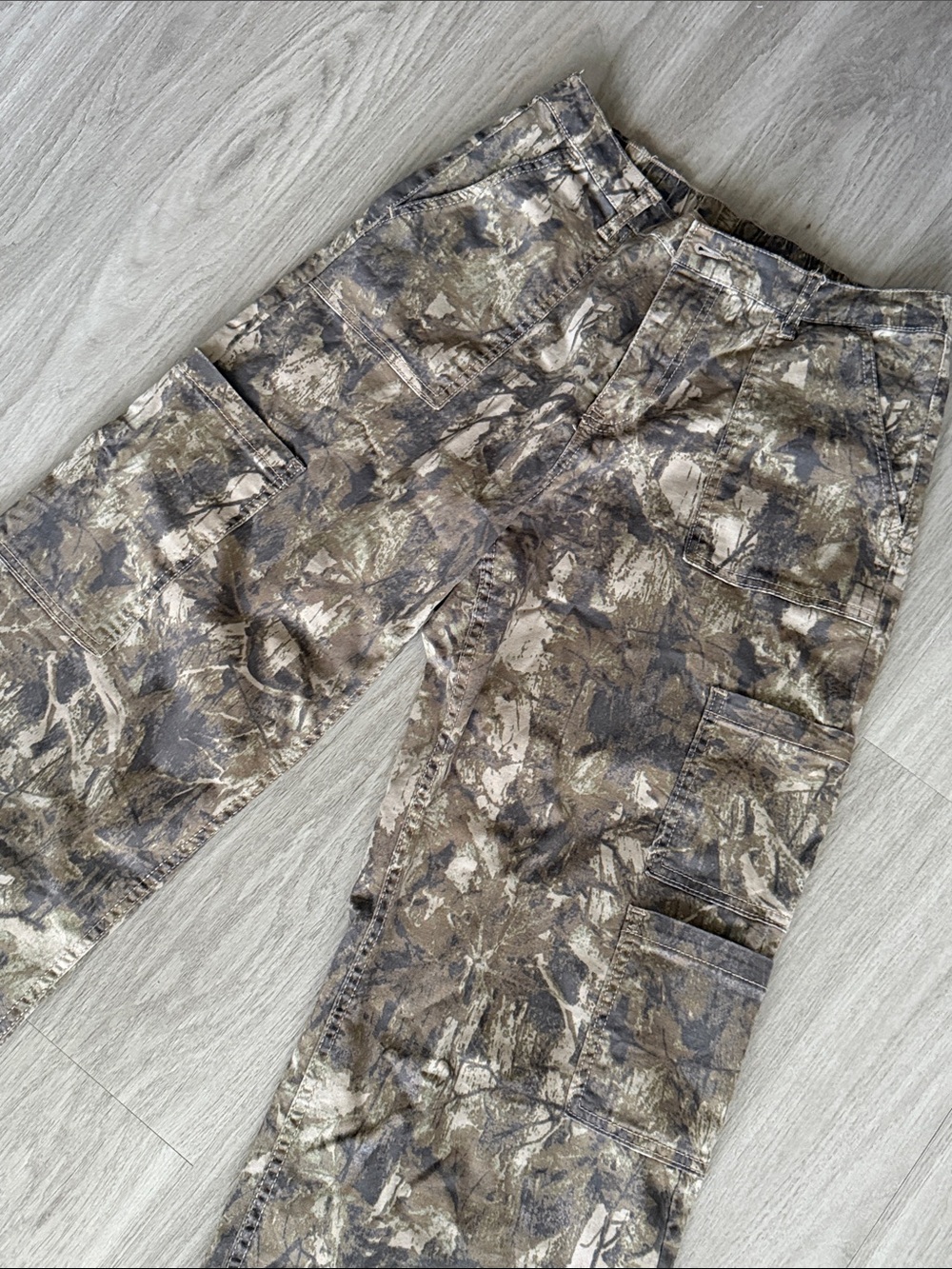 No Boundaries Women's Camouflage Wide-Leg Cargo Pants - Brown & Green - Picture 3 of 6